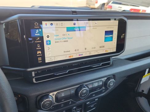 New 2026 Jeep Gladiator Sport image 18