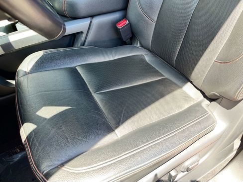 Used 2024 Nissan Titan PRO-4X w/ Pro-4x Convenience Package AWD/4WD image 19