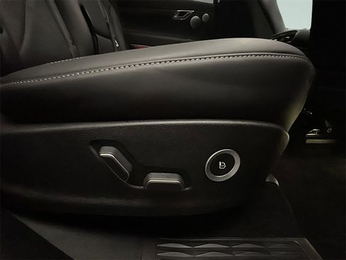 Certified 2025 Genesis GV80 3.5T Prestige image 17