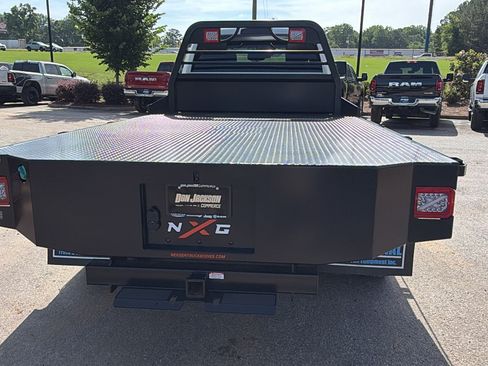 New 2026 RAM 5500 Tradesman w/ Chrome Appearance Group AWD/4WD image 9