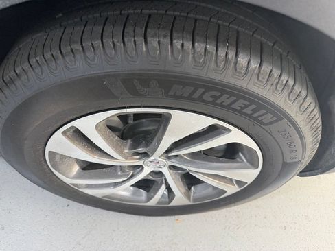 Used 2022 Buick Envision Essence w/ Technology Package I FWD image 6