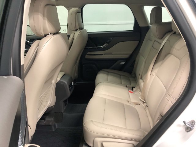 Used 2020 Lincoln Corsair AWD image 28