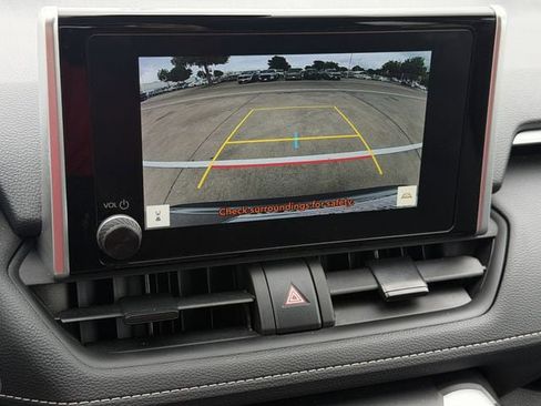 Used 2025 Toyota RAV4 XLE FWD image 18