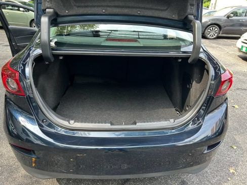 Used 2017 MAZDA MAZDA3 Sport FWD image 28