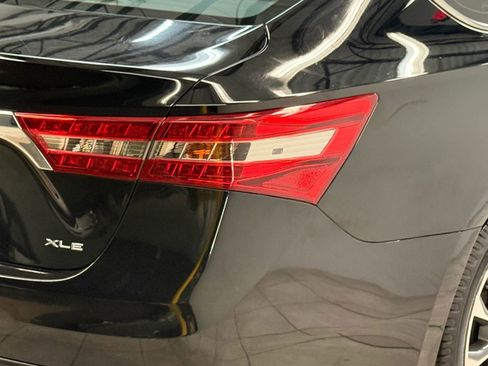 Used 2018 Toyota Avalon XLE image 10