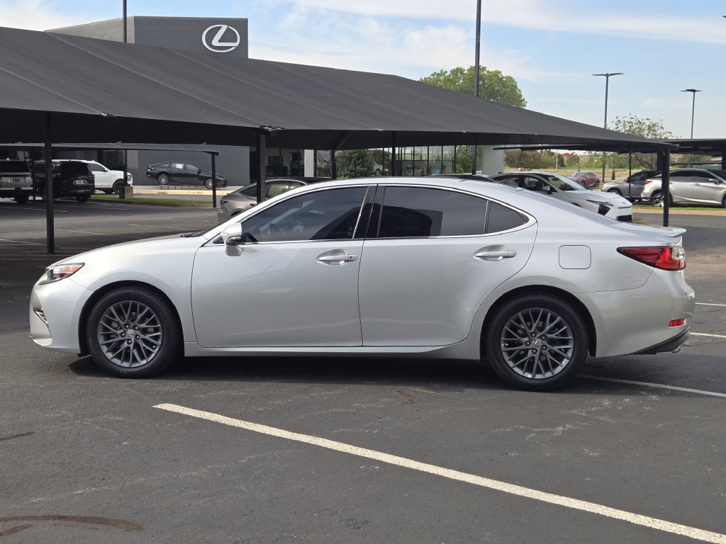 Used 2018 Lexus ES 350 w/ Navigation System Package FWD image 4