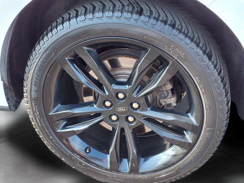 Used 2020 Ford Edge ST w/ Equipment Group 401A AWD/4WD image 8
