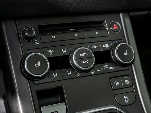 Used 2019 Land Rover Range Rover Evoque SE Premium AWD/4WD image 32