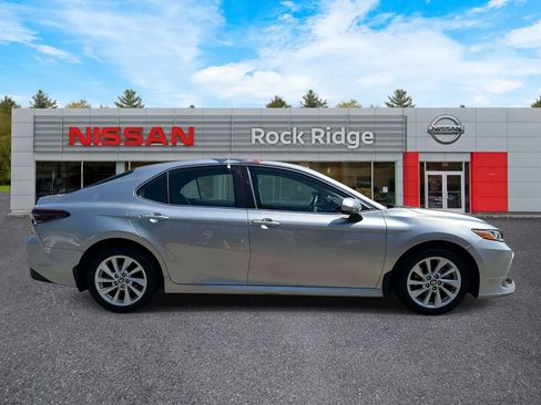 Used 2024 Toyota Camry LE FWD image 7