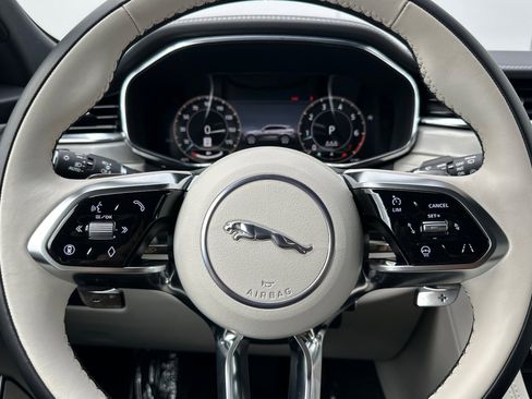 Used 2025 Jaguar F-PACE R-Dynamic S image 27