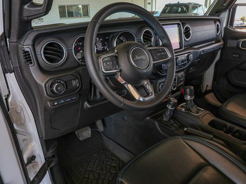 Used 2023 Jeep Wrangler Unlimited Rubicon 4xe AWD/4WD image 11