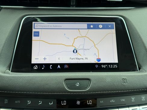 Used 2019 Cadillac XT4 Premium Luxury AWD/4WD image 15