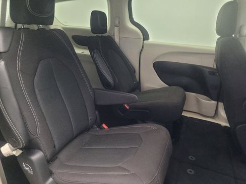 Used 2023 Chrysler Voyager LX FWD image 19
