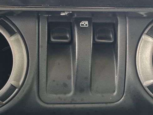 Used 2015 Jeep Wrangler Sport w/ Quick Order Package 24S AWD/4WD image 16