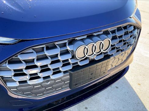 Certified 2025 Audi Q5 Prestige image 28