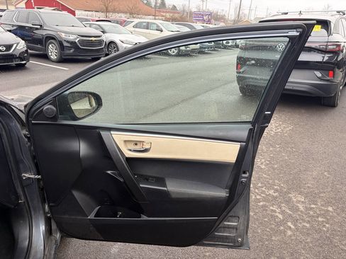 Used 2015 Toyota Corolla LE image 19