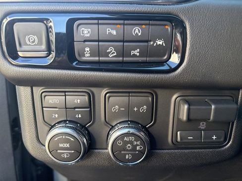 New 2026 GMC Yukon Denali w/ Denali Reserve Package image 12