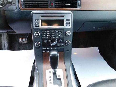 Used 2011 Volvo XC70 3.2 image 33