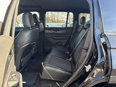 New 2025 Jeep Grand Cherokee Altitude AWD/4WD image 14