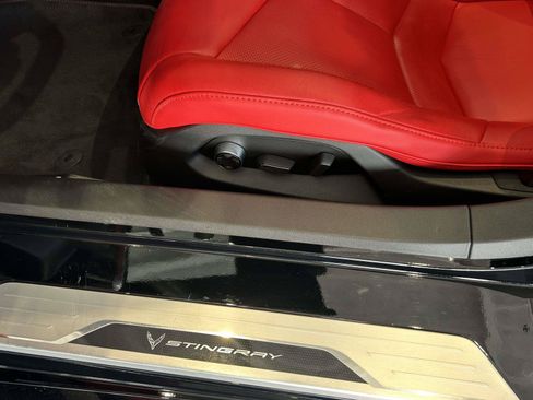 Used 2023 Chevrolet Corvette Stingray Preferred Conv w/ Z51 Performance Package RWD image 17