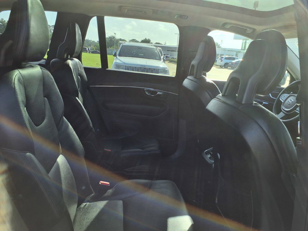 Used 2020 Volvo XC90 T6 Momentum AWD/4WD image 19
