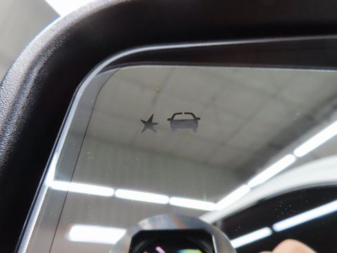 Used 2025 GMC Sierra 3500 AT4 w/ AT4 Premium Plus Package image 82