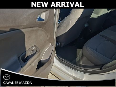 Used 2018 Chevrolet Cruze LS image 29