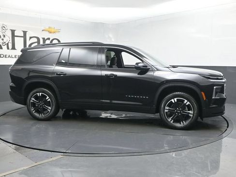 New 2027 Chevrolet Traverse LT w/ Sun and Wheel Package FWD image 28