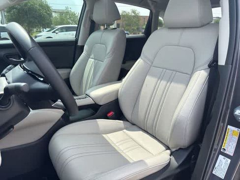 Certified 2026 Honda HR-V EX-L image 23