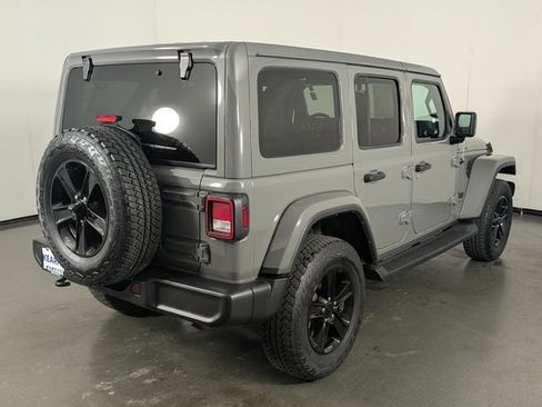 Used 2023 Jeep Wrangler Unlimited Sahara AWD/4WD image 7