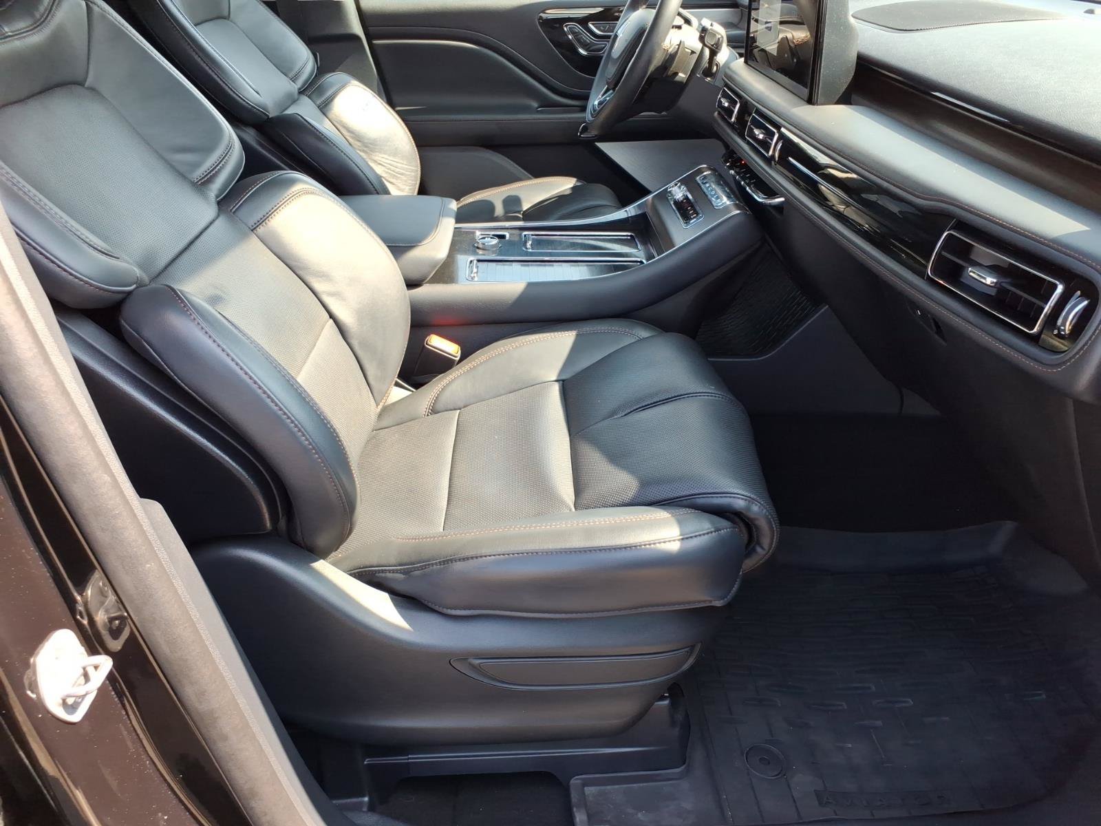 Used 2025 Lincoln Aviator Reserve w/ Equipment Group 201A AWD/4WD image 9