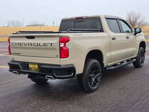 Used 2022 Chevrolet Silverado 1500 LT Trail Boss w/ Convenience Package II image 3