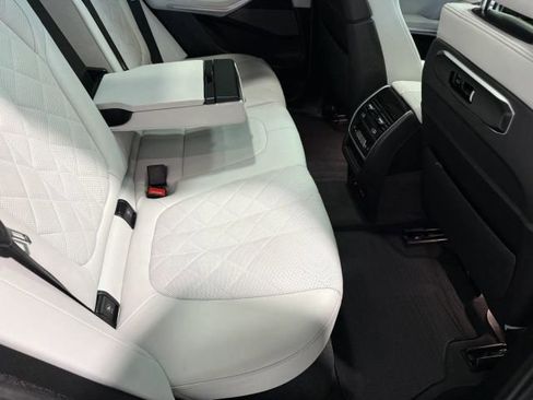 Used 2025 BMW X5 sDrive40i w/ M Sport Package RWD image 38
