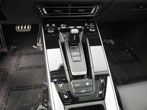 Used 2024 Porsche 911 Turbo image 22