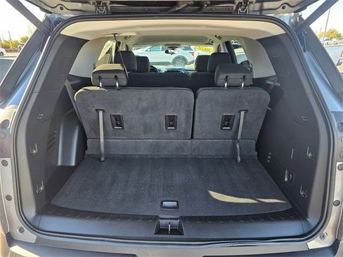 Used 2021 Chevrolet Traverse LT image 29