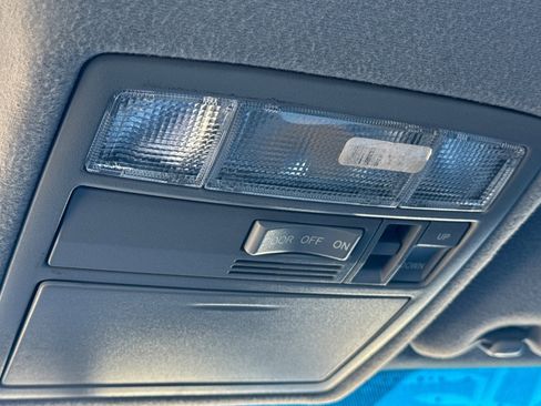 Used 2011 Toyota Camry SE image 23