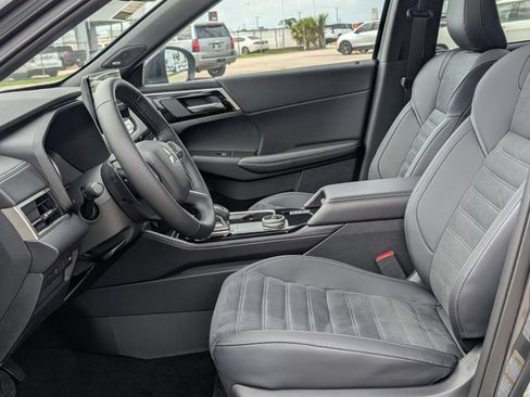 New 2026 Mitsubishi Outlander AWD image 12