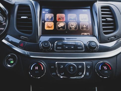 Used 2018 Chevrolet Impala LT w/ LT Convenience Package image 4