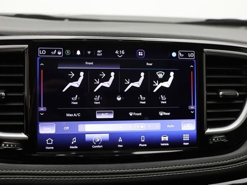 Used 2022 Chrysler Pacifica Limited AWD/4WD image 22