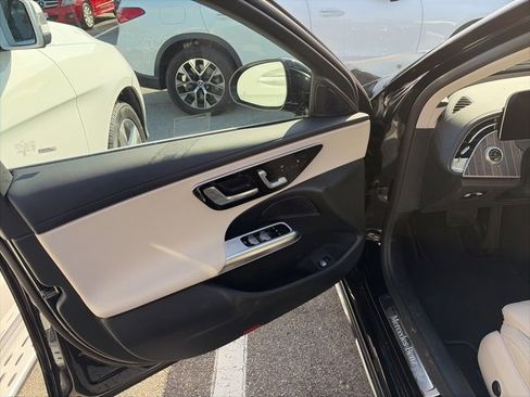 Used 2025 Mercedes-Benz E 350 Sedan image 10