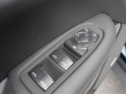 New 2026 Cadillac XT5 Luxury image 11