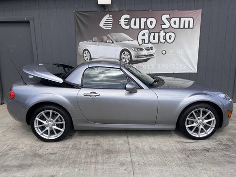 Used 2010 MAZDA MX-5 Miata Grand Touring w/ Premium Pkg image 11