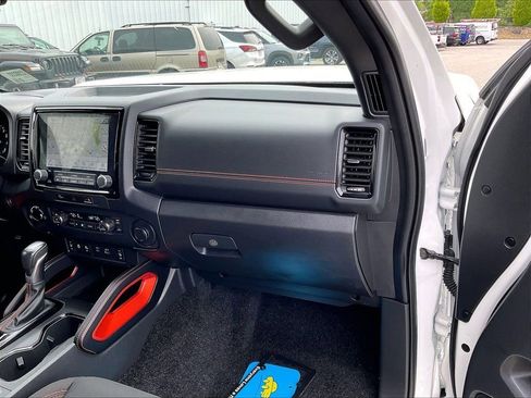 Used 2024 Nissan Frontier PRO-4X w/ Pro Convenience Package AWD/4WD image 13