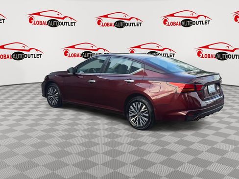 Used 2023 Nissan Altima 2.5 SV w/ SV Premium Package AWD/4WD image 6