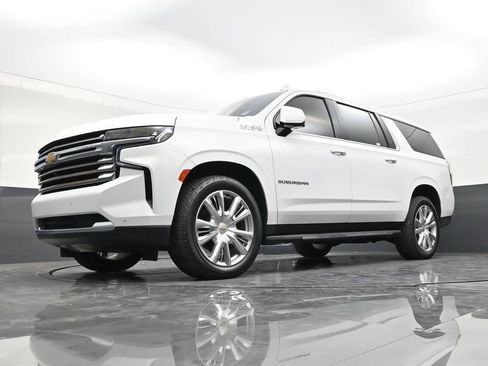 Used 2022 Chevrolet Suburban High Country RWD image 21