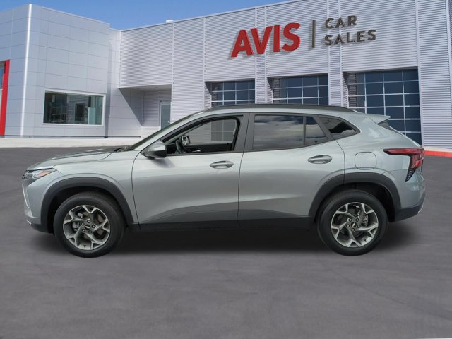 Used 2025 Chevrolet Trax LT w/ LT Convenience Package FWD image 10