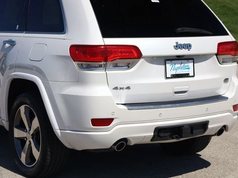 Used 2016 Jeep Grand Cherokee Overland AWD/4WD image 6