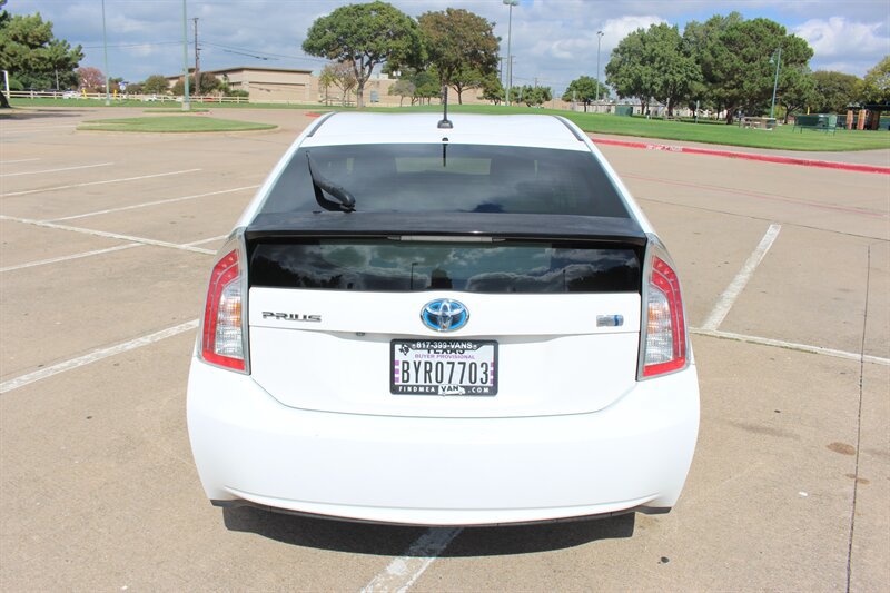 Used 2015 Toyota Prius Three FWD image 4