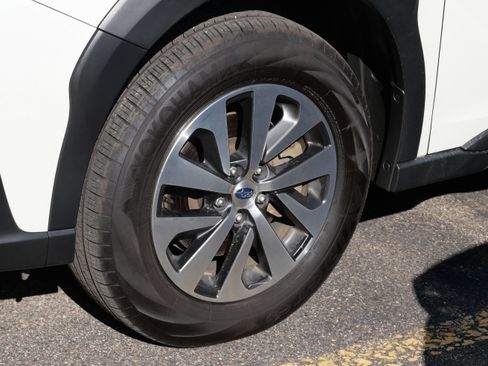 Used 2024 Subaru Outback Premium AWD/4WD image 5