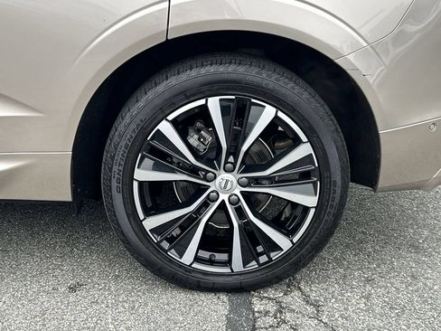 Used 2024 Volvo XC60 B5 Plus w/ Protection Package Premier AWD/4WD image 11